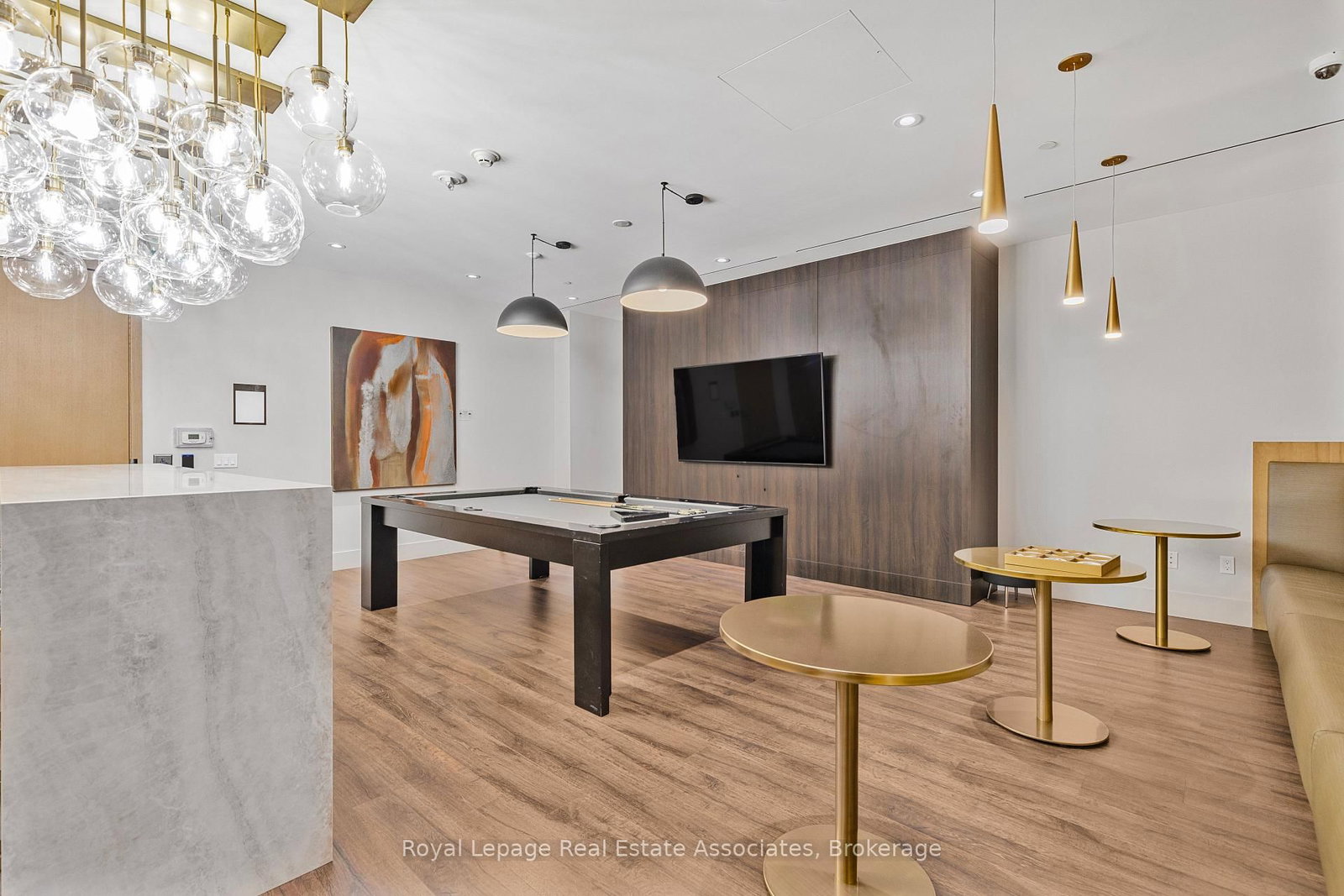 21 Park Street E, Unit 805 - Photo 21