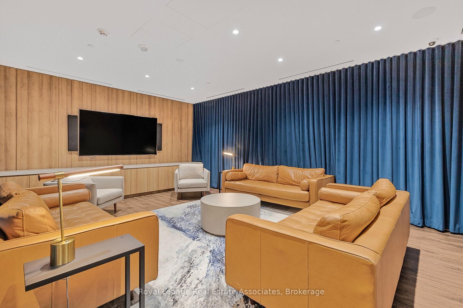 21 Park Street E, Unit 805 - Photo 22