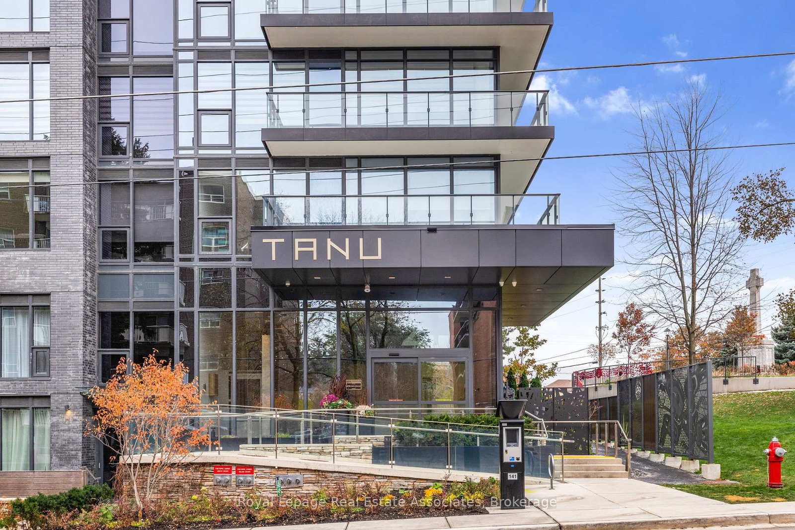21 Park Street E, Unit 805 - Photo 25