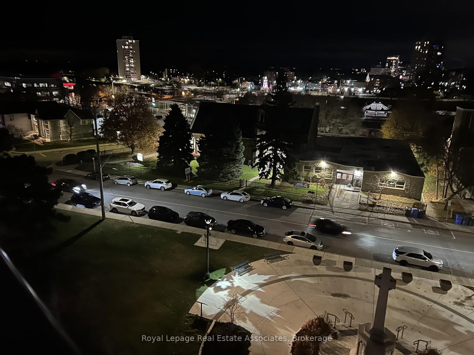 21 Park Street E, Unit 805 - Photo 27