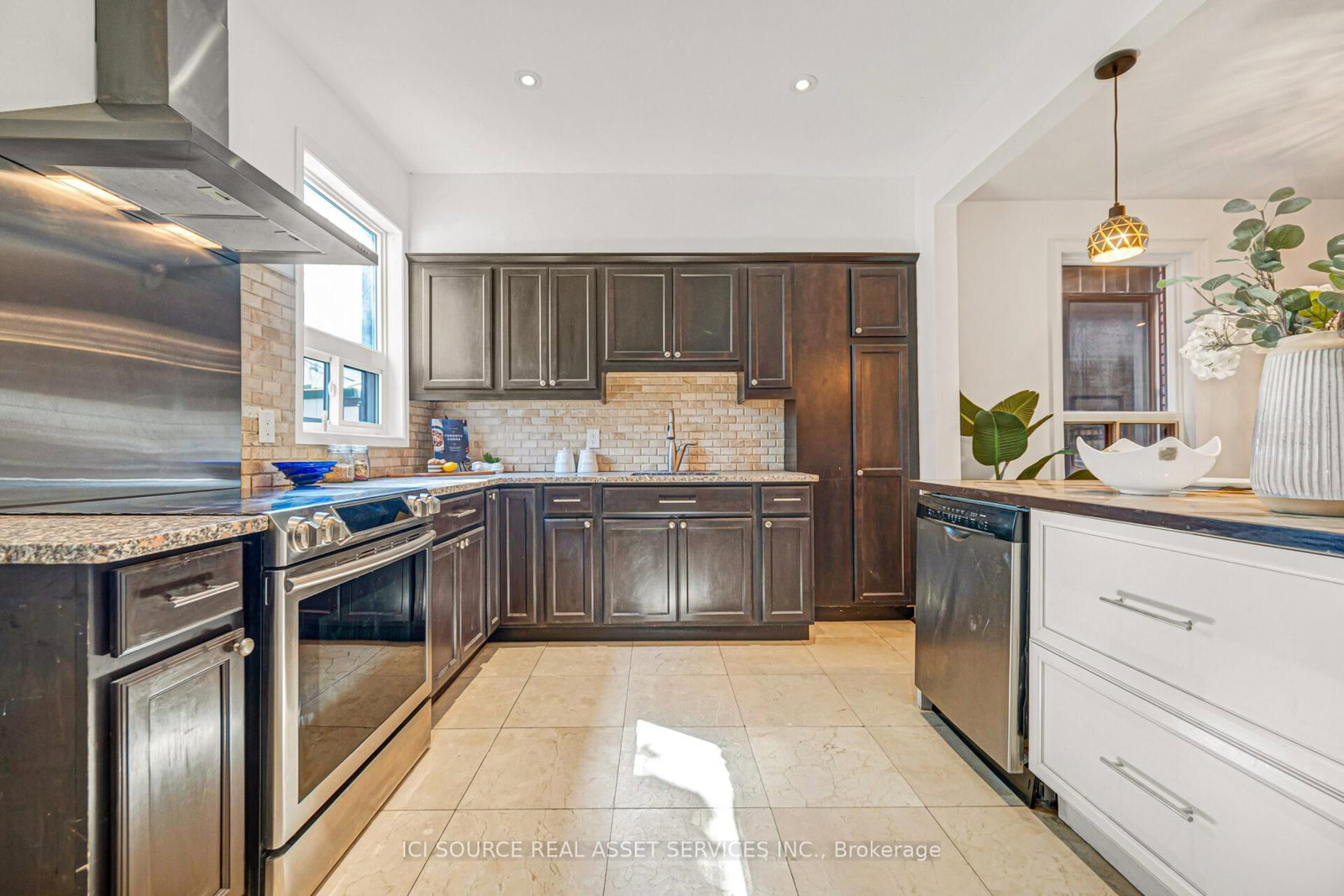 213 Laughton Avenue - Photo 5