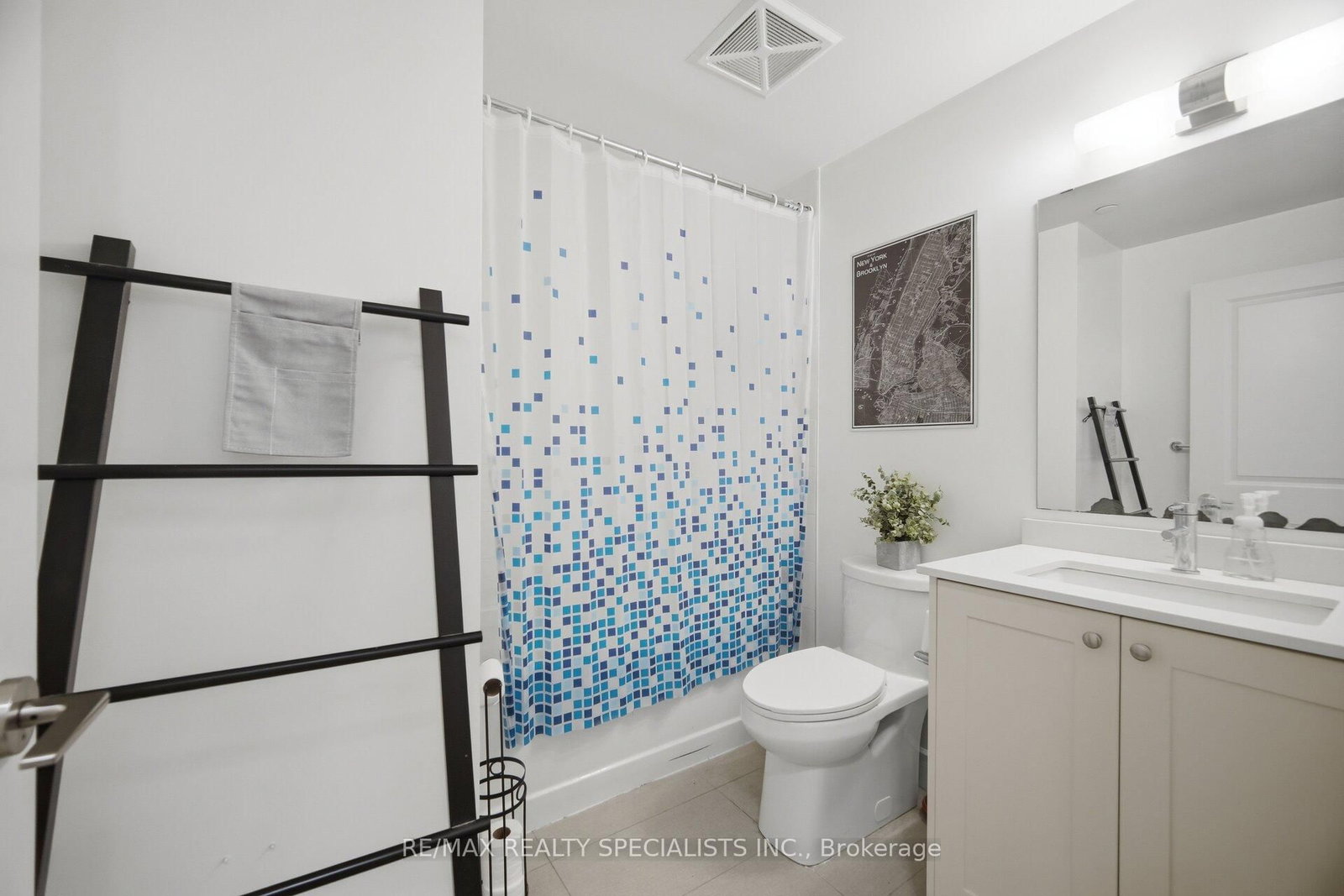 1050 E Main Street E, Unit 405 - Photo 17