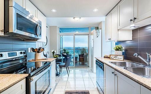 9 George Street N, Unit 1602 - Photo 17