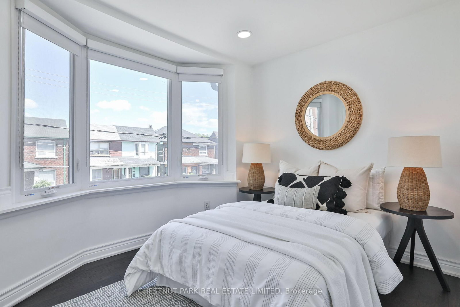1341 Dupont Street - Photo 22