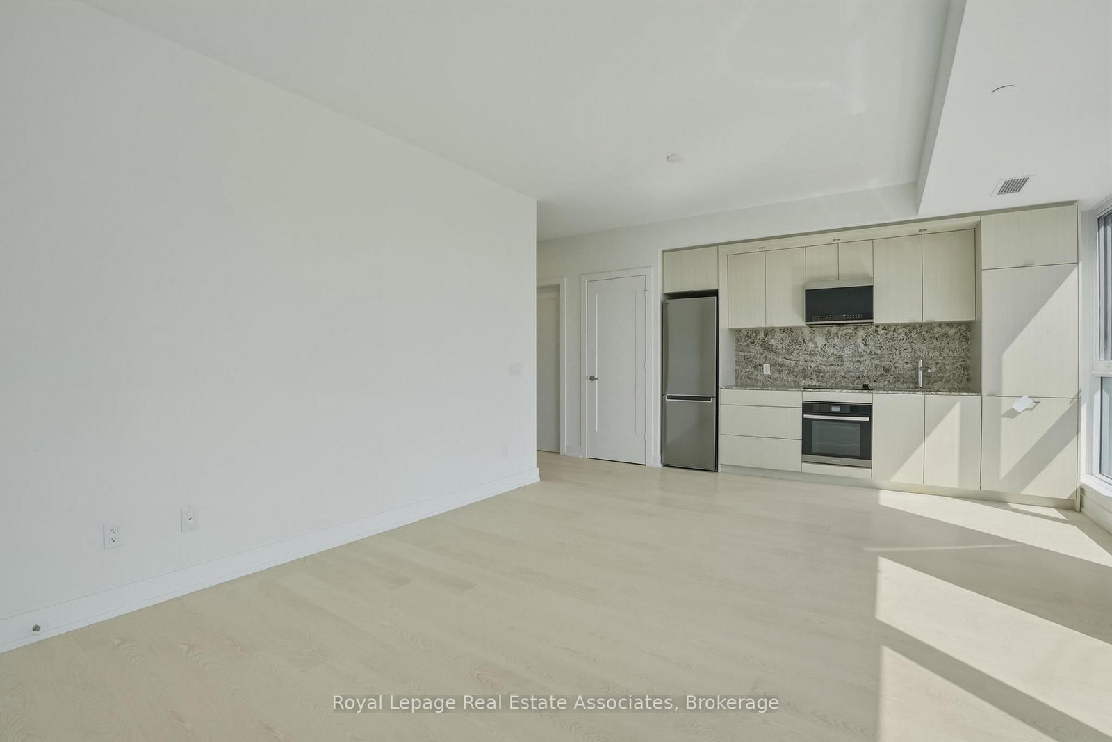 25 Cordova Avenue, Unit 1410 - Photo 4