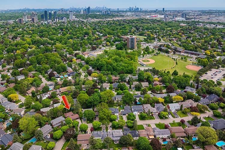 7 Cherry Post Crescent, Toronto, ON, photo 2