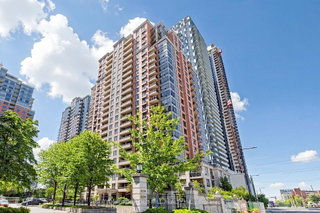 1716 - 5233 Dundas Street W
