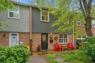 3-bed Townhouse, Condo · 1050 Shawnmarr Rd