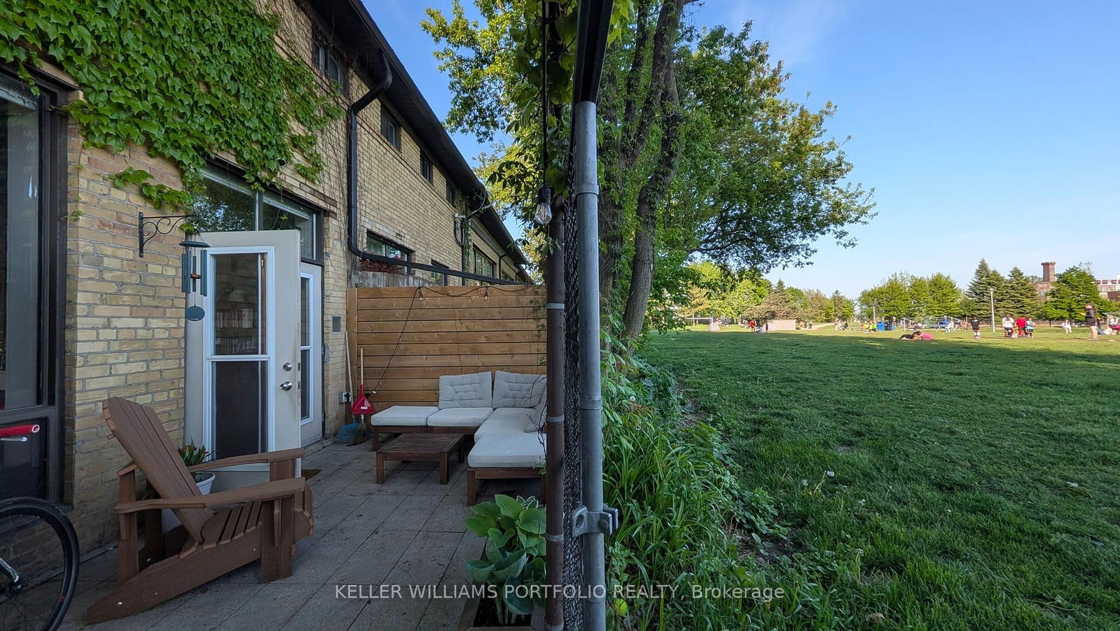 347 Sorauren Avenue, Unit 122 - Photo 26