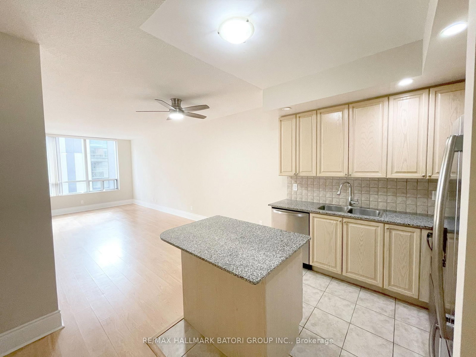316-5233 Dundas Street, Toronto, ON, photo 4