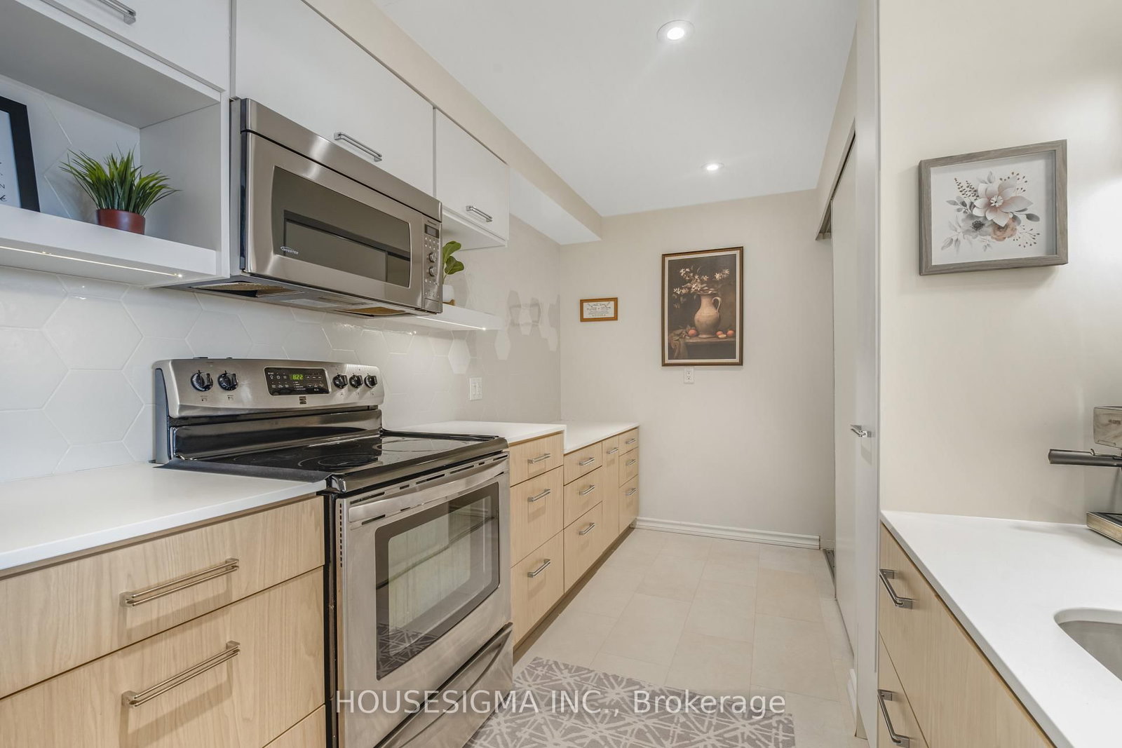 22 Southport Street, Unit 438 - Photo 7