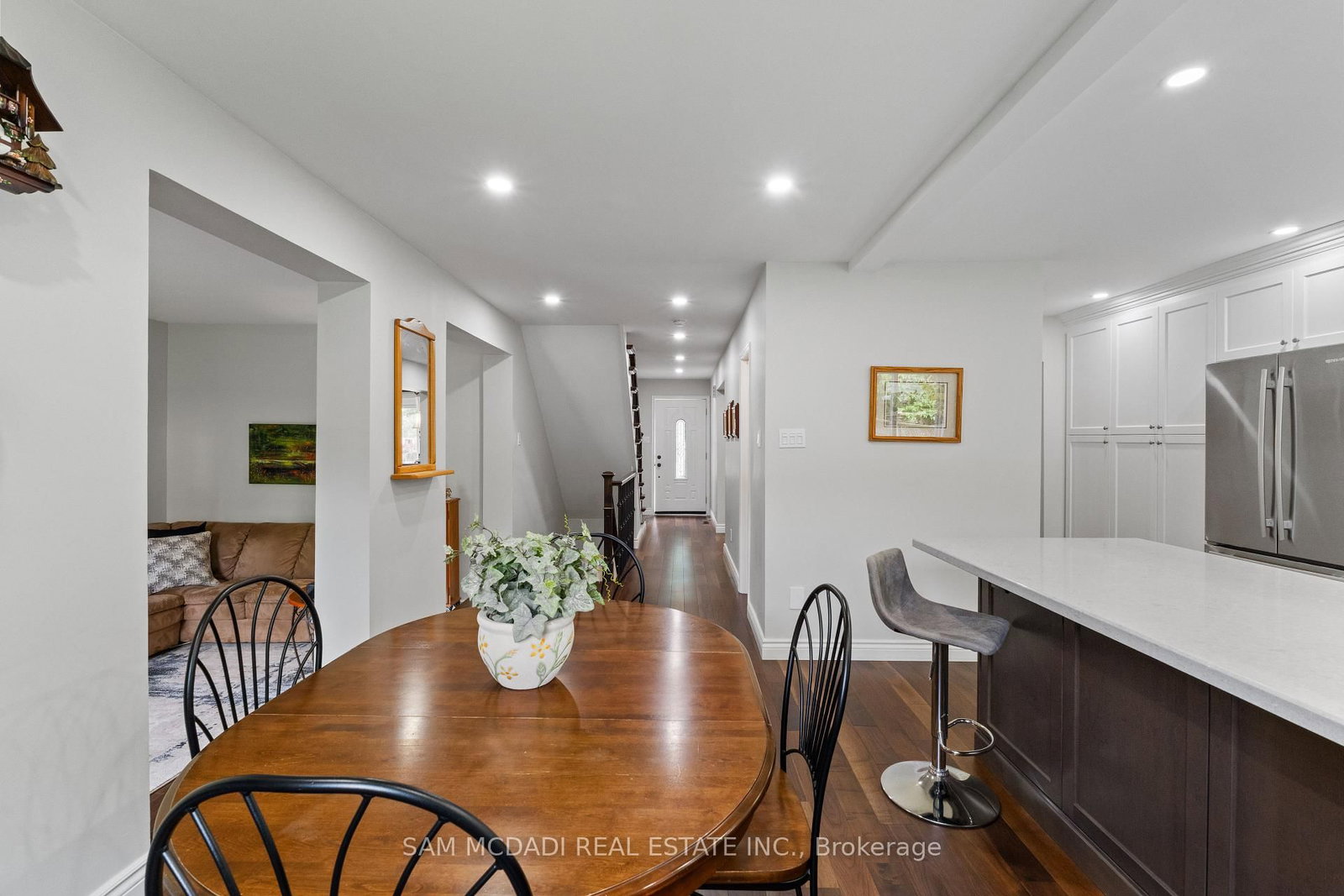 Listing Image 12