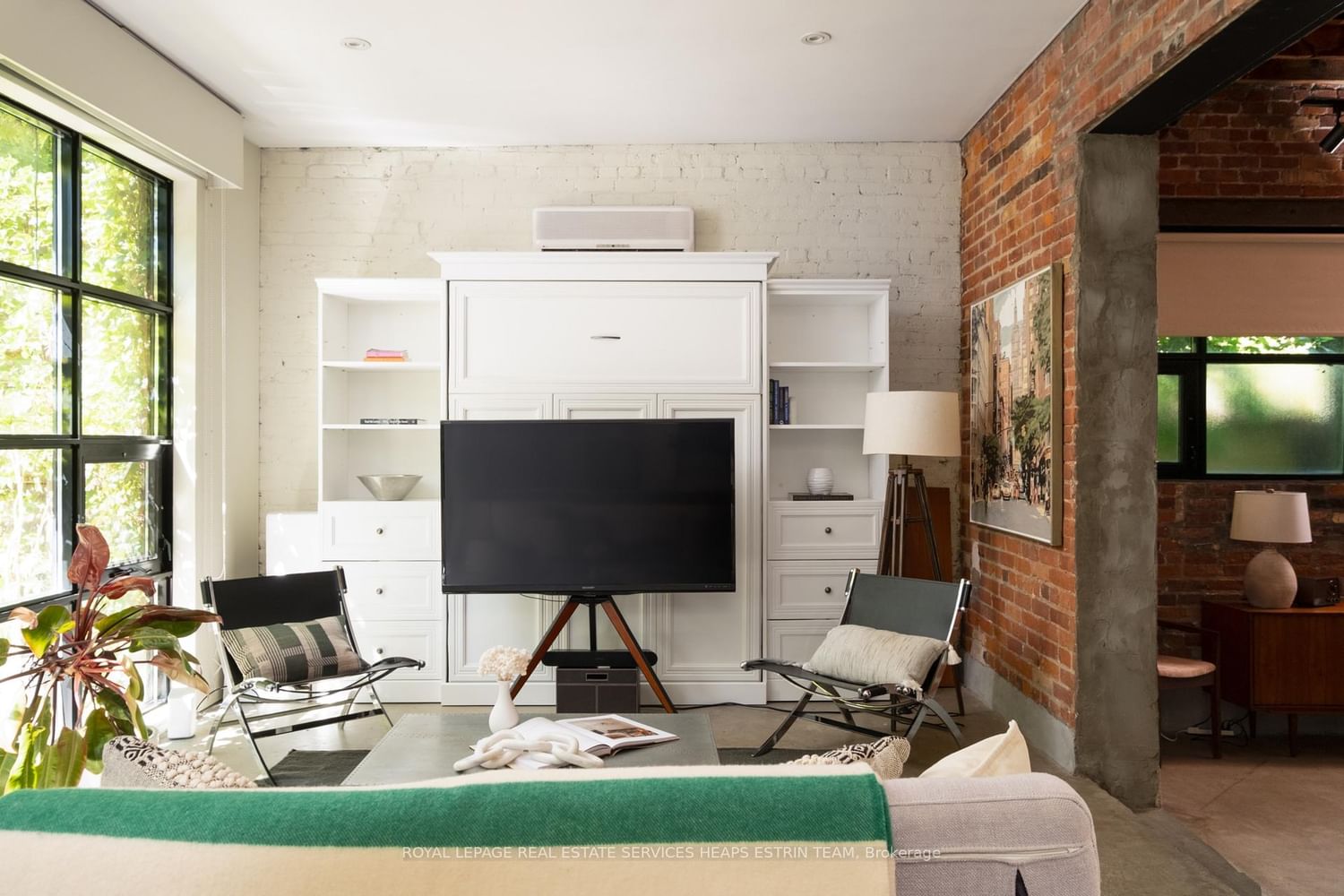 121R Fermanagh Avenue • Toronto, ON photo 15