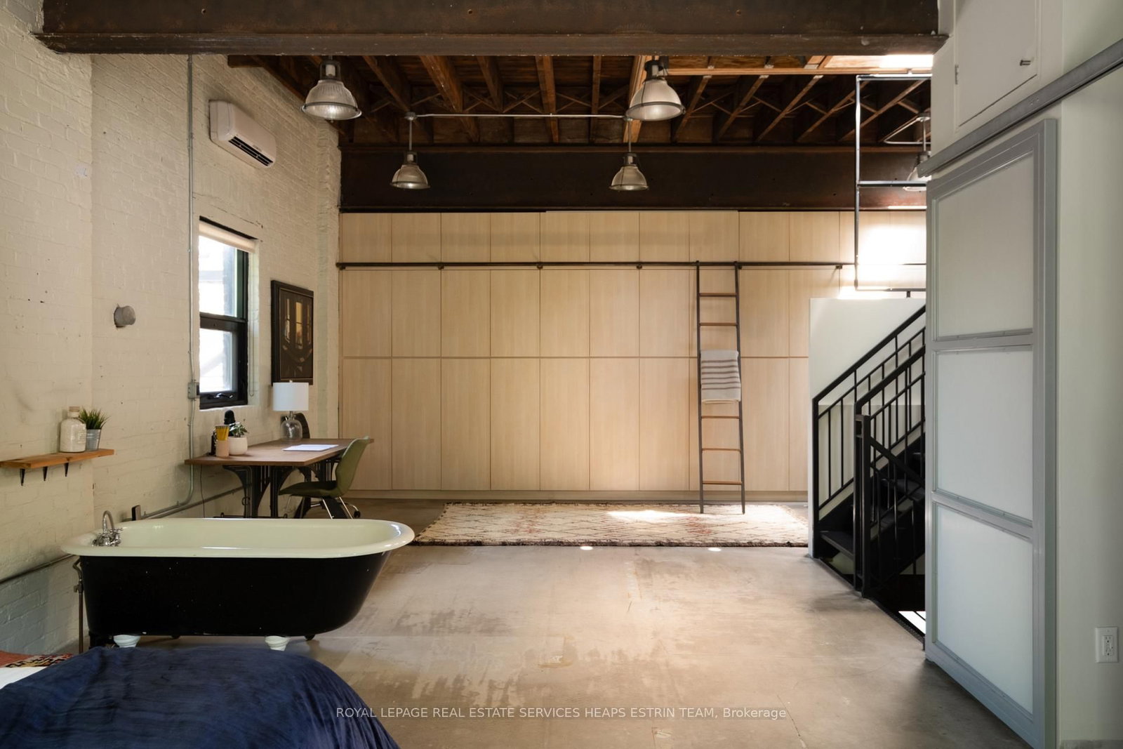 121R Fermanagh Avenue • Toronto, ON photo 25