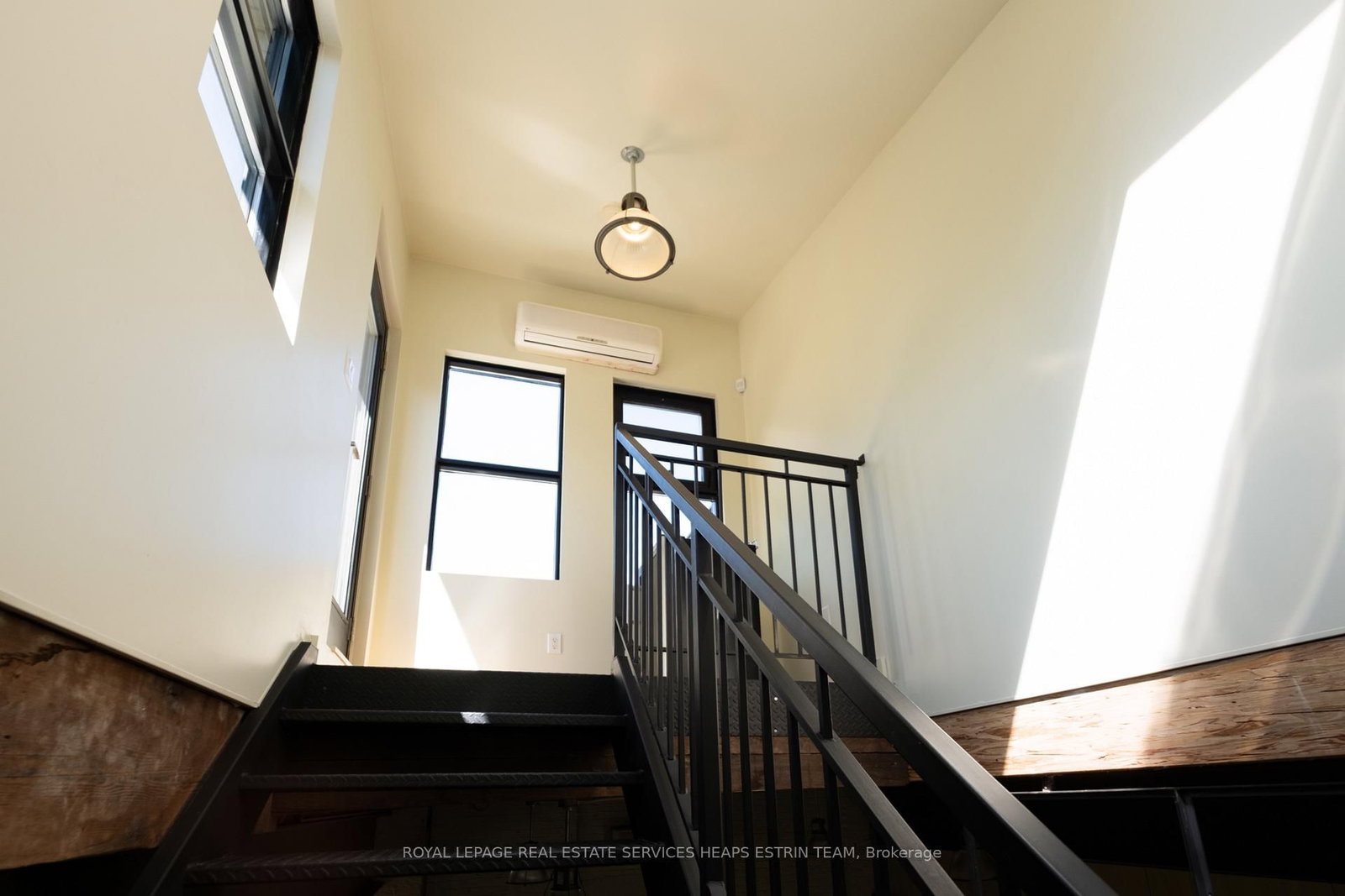 121R Fermanagh Avenue • Toronto, ON photo 28