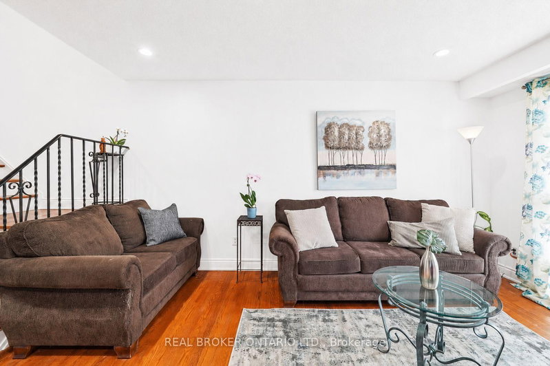 3106 Redbank Crescent