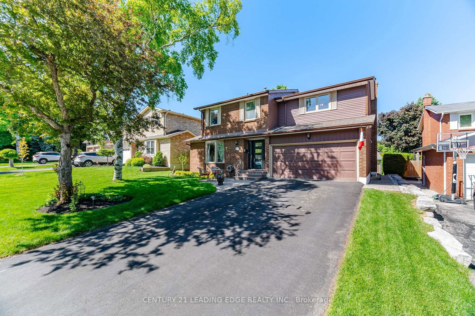 Detached House for sale at 2203 Previn Court, Burlington, Ontario, L7P 4J3 - Brant Hills - MLS: W13228806