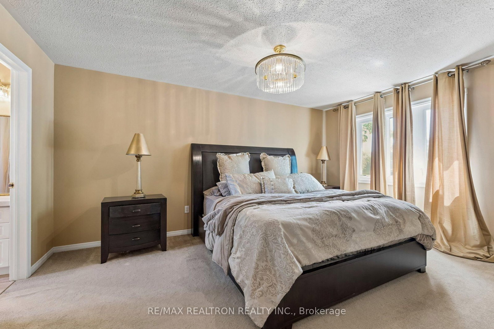 16 Bison Run Road • Brampton, ON photo 15