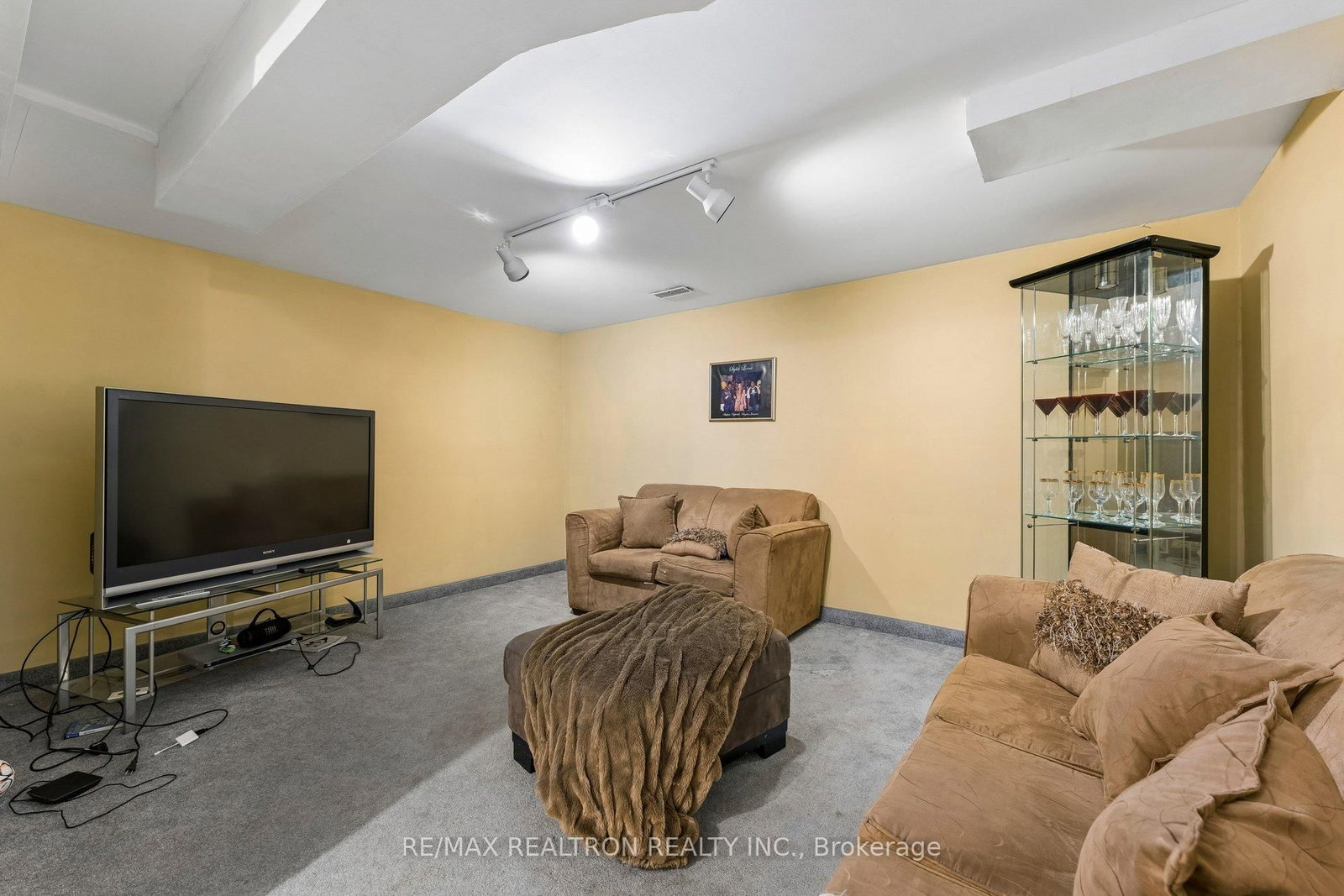16 Bison Run Road • Brampton, ON photo 21