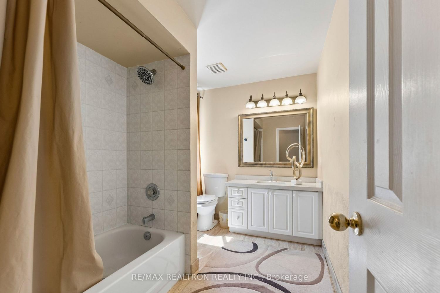 16 Bison Run Road • Brampton, ON photo 25