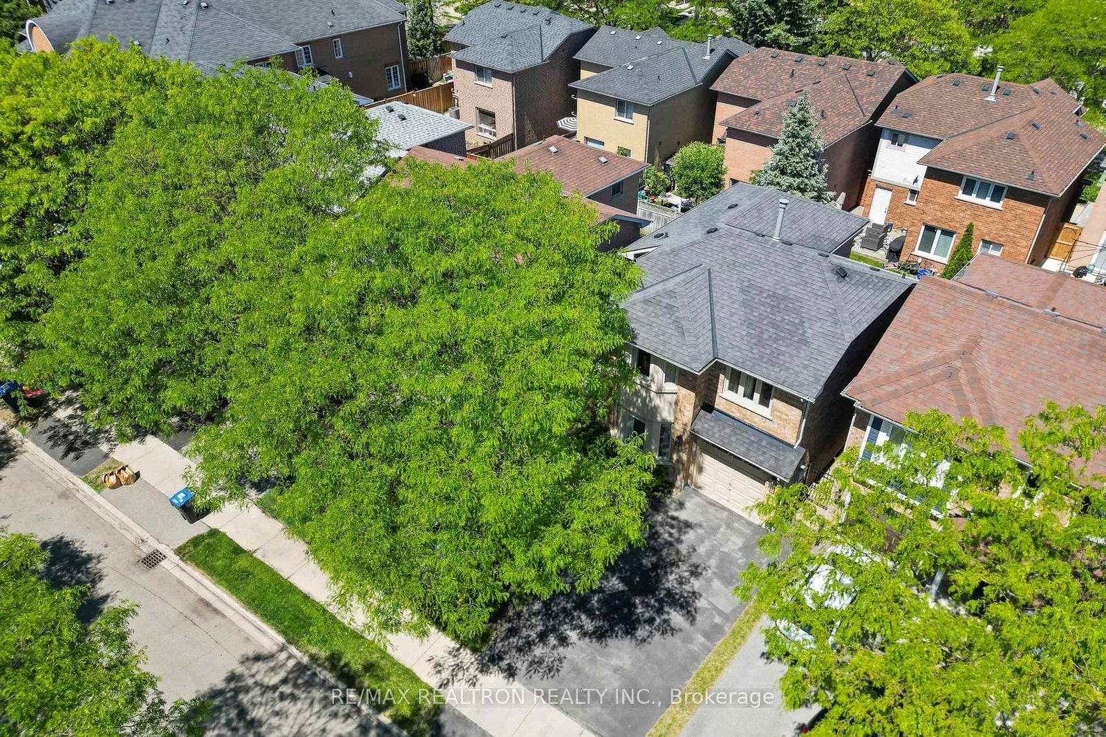 16 Bison Run Road • Brampton, ON photo 28