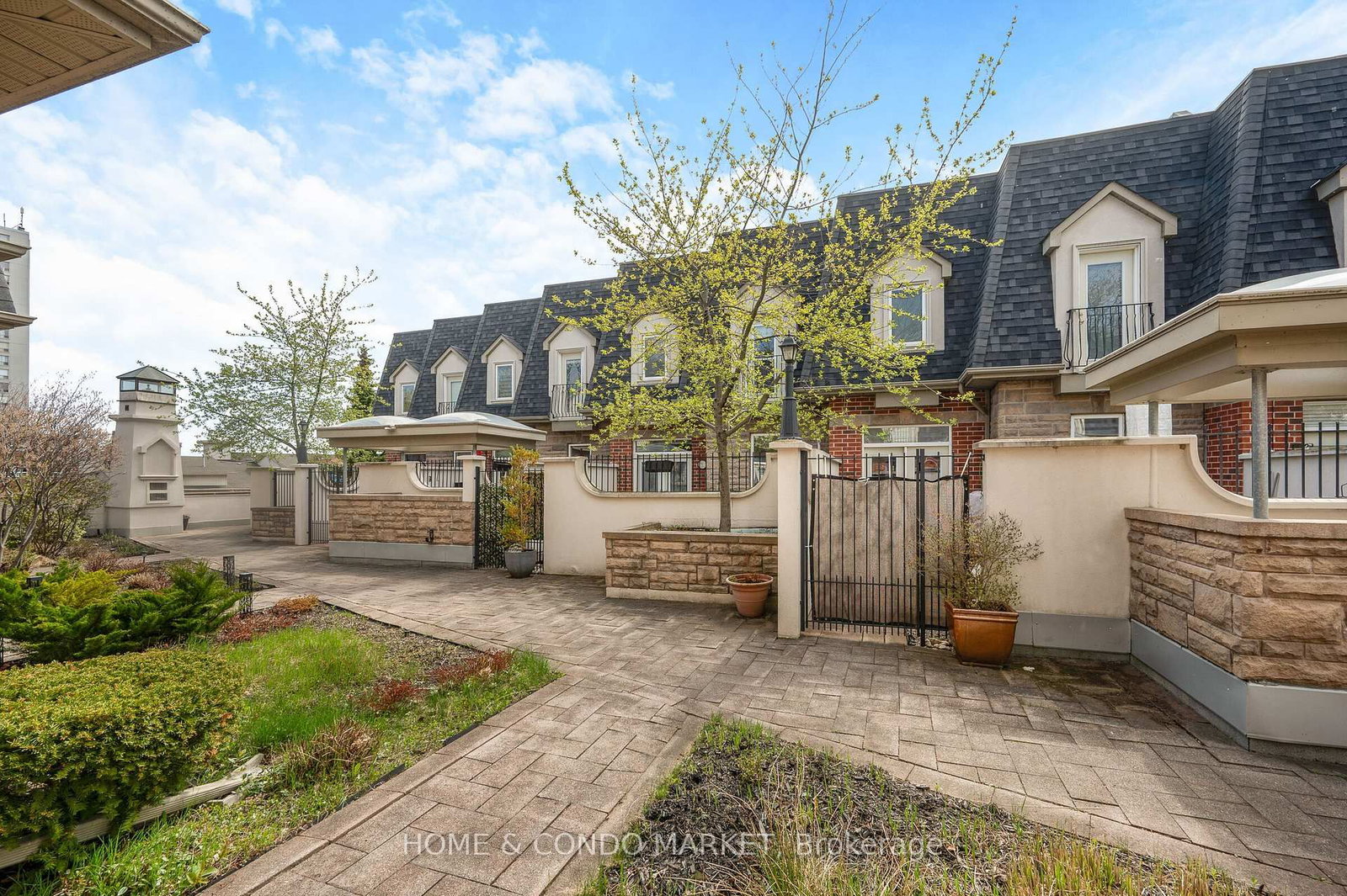 194 Lakeshore Road W • Mississauga, ON photo 17