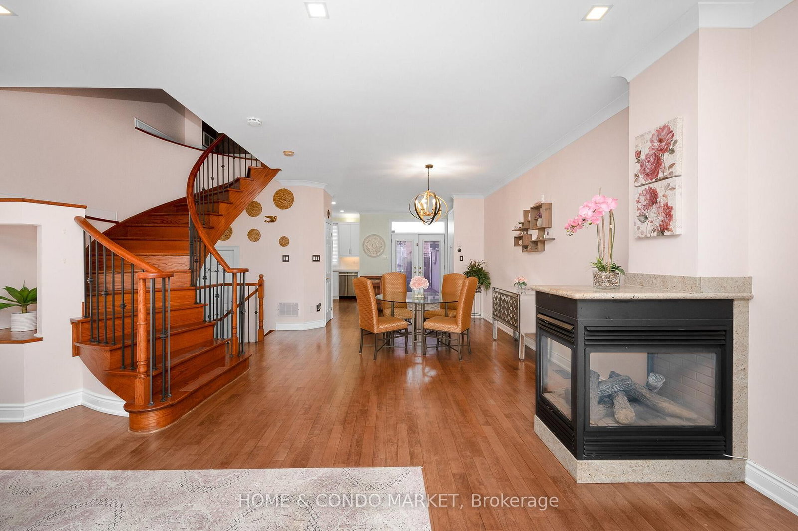 194 Lakeshore Road W • Mississauga, ON photo 18