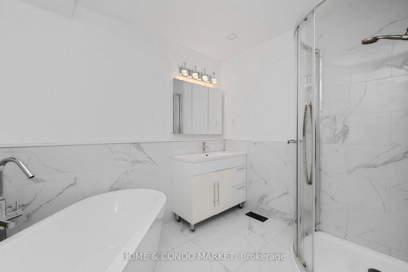 194 Lakeshore Road W • Mississauga, ON photo 22