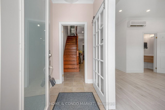 194 Lakeshore Road W