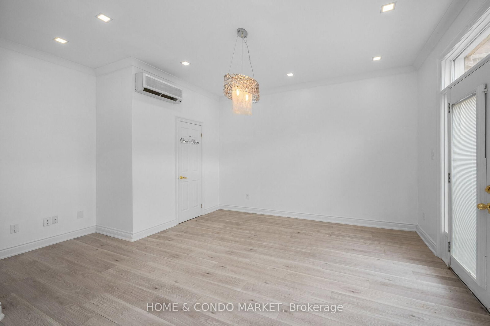 194 Lakeshore Road W • Mississauga, ON photo 5