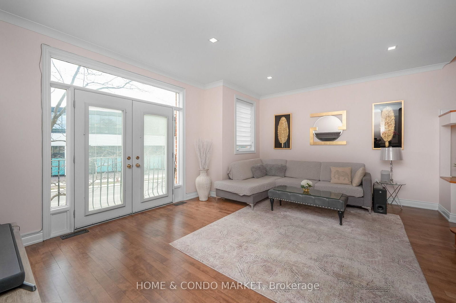 194 Lakeshore Road W • Mississauga, ON photo 8