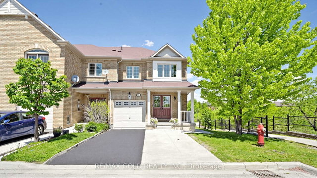 9 Edgewater Court