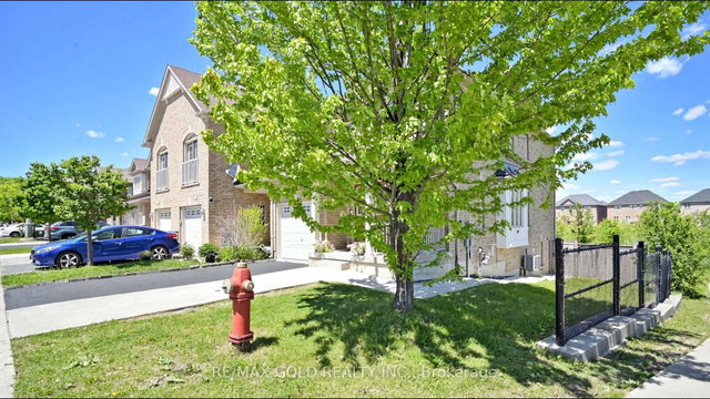 9 Edgewater Court