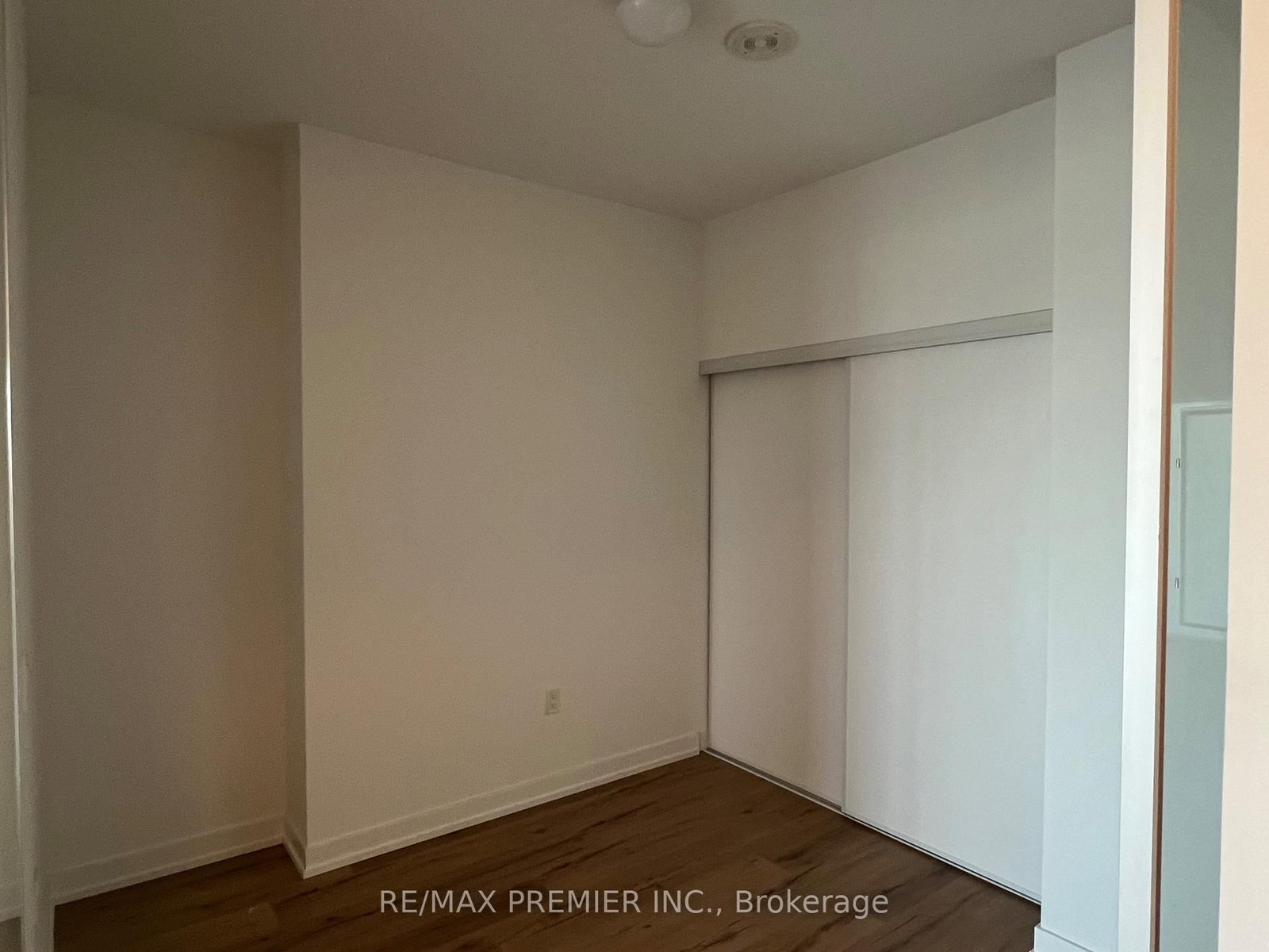 1195 The Queensway • #903 • Toronto, ON photo 11