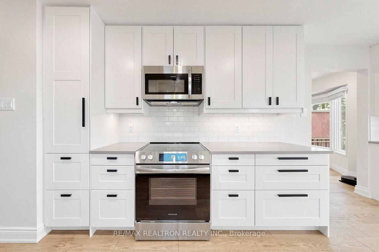 1120 Potters Wheel Crescent • Oakville, ON photo 10