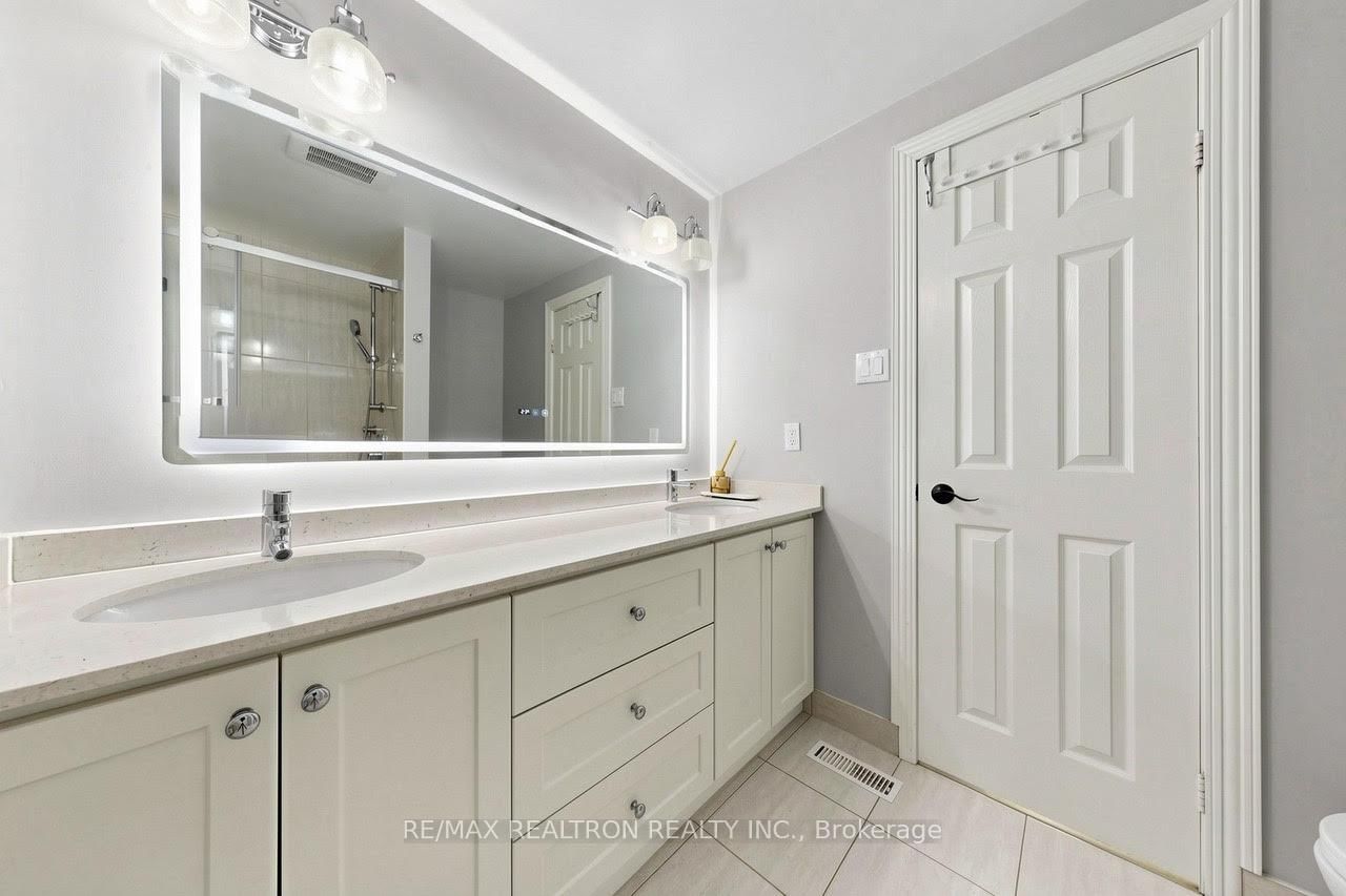 1120 Potters Wheel Crescent • Oakville, ON photo 22