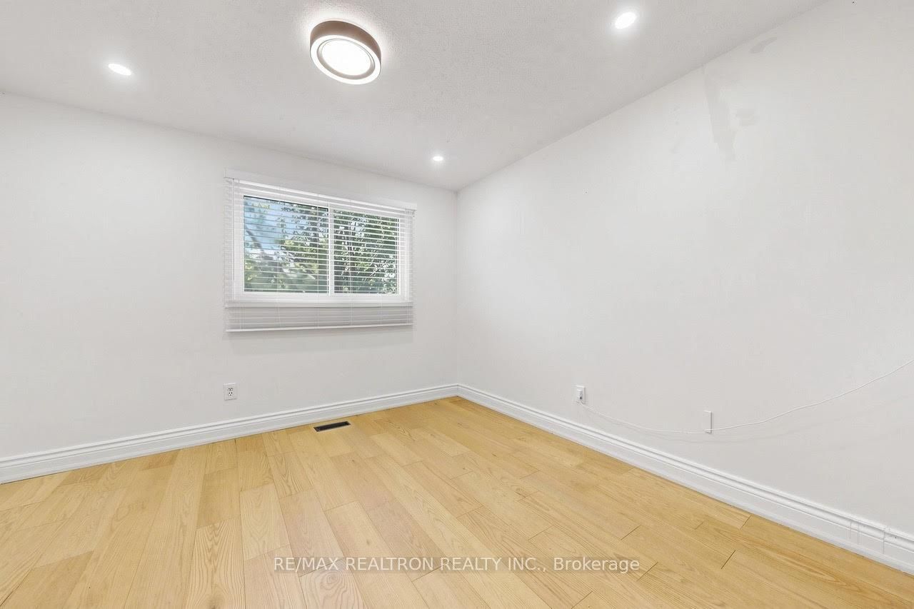 1120 Potters Wheel Crescent • Oakville, ON photo 26