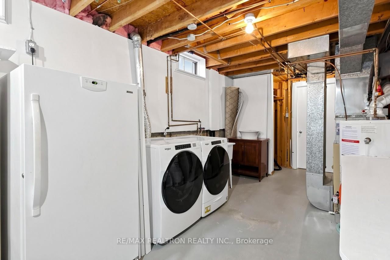 1120 Potters Wheel Crescent • Oakville, ON photo 33