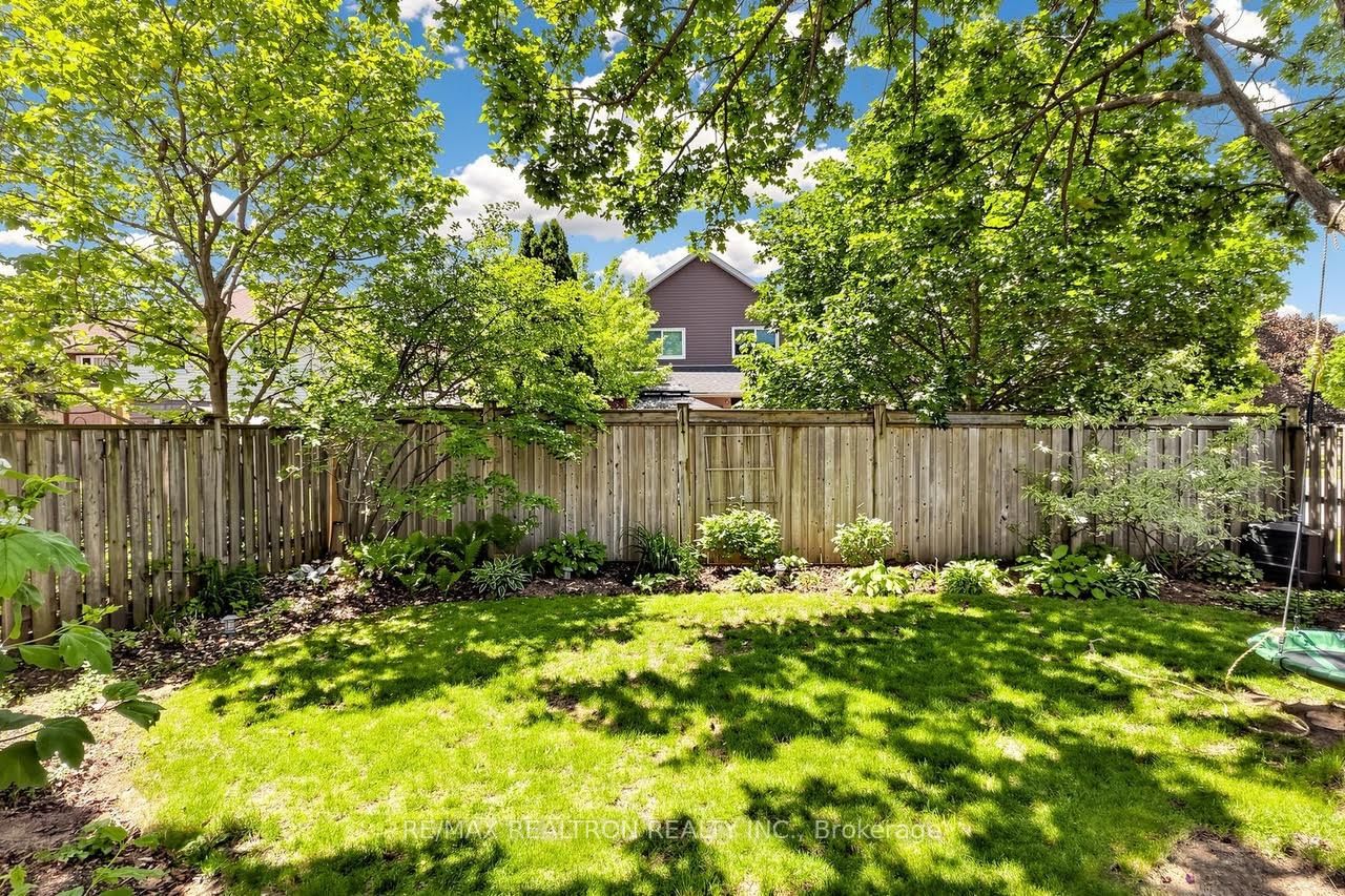 1120 Potters Wheel Crescent • Oakville, ON photo 38