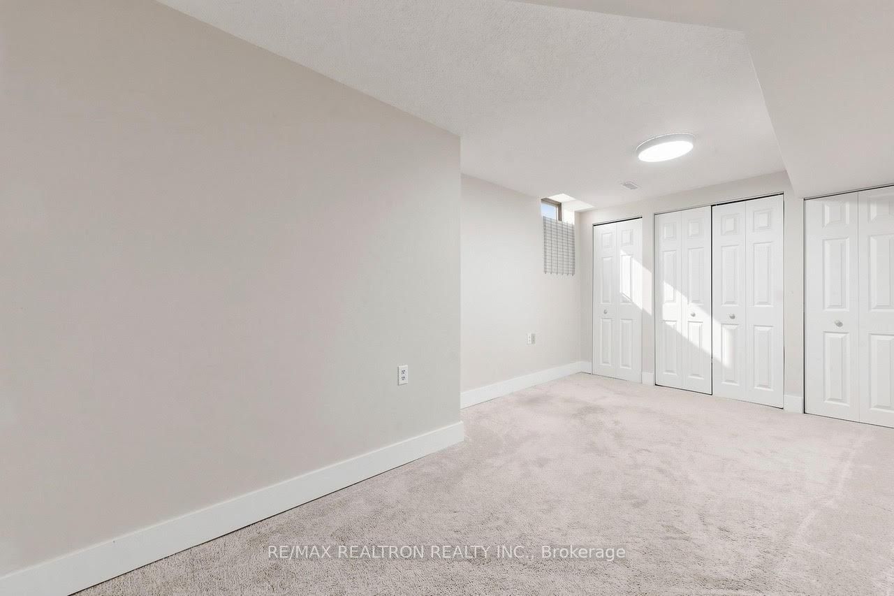 1120 Potters Wheel Crescent • Oakville, ON photo 40