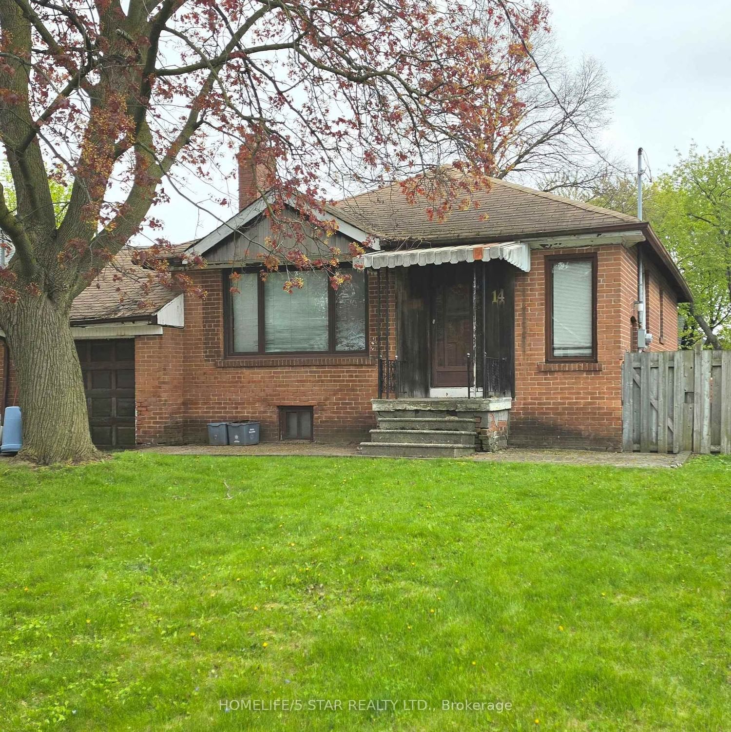 Property at 14 NORTHGLEN