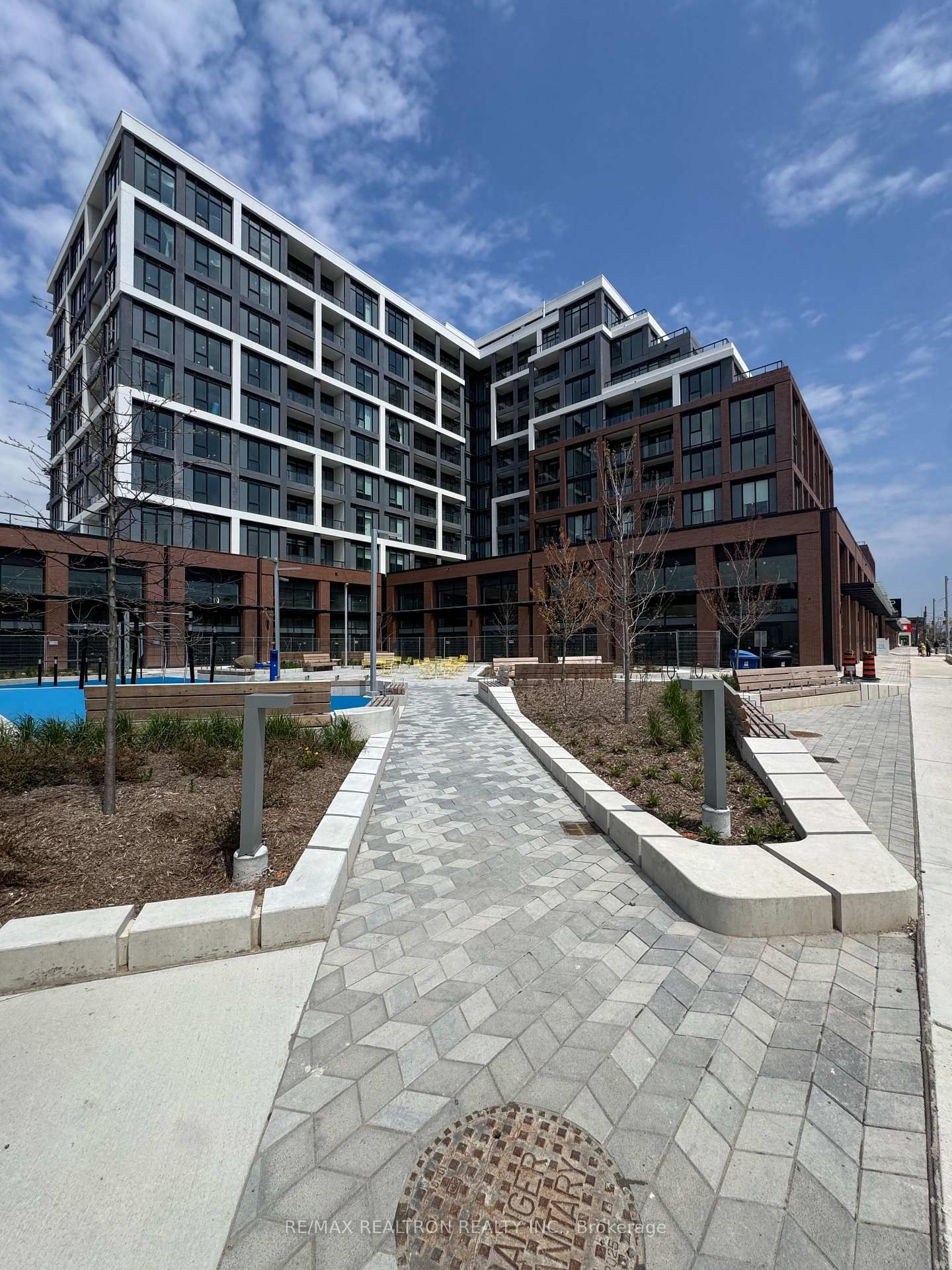 624-858 Dupont Street, Toronto, ON