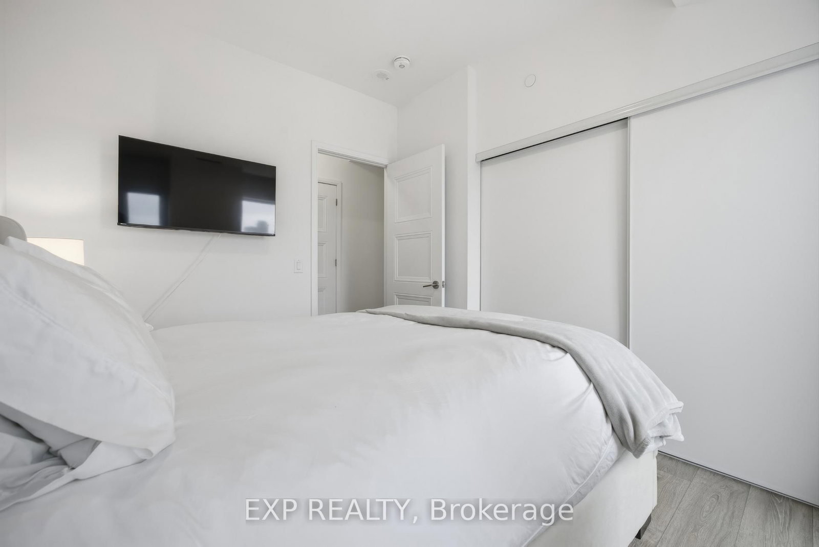 25 Neighbourhood Lane • #404 • Toronto, ON photo 12
