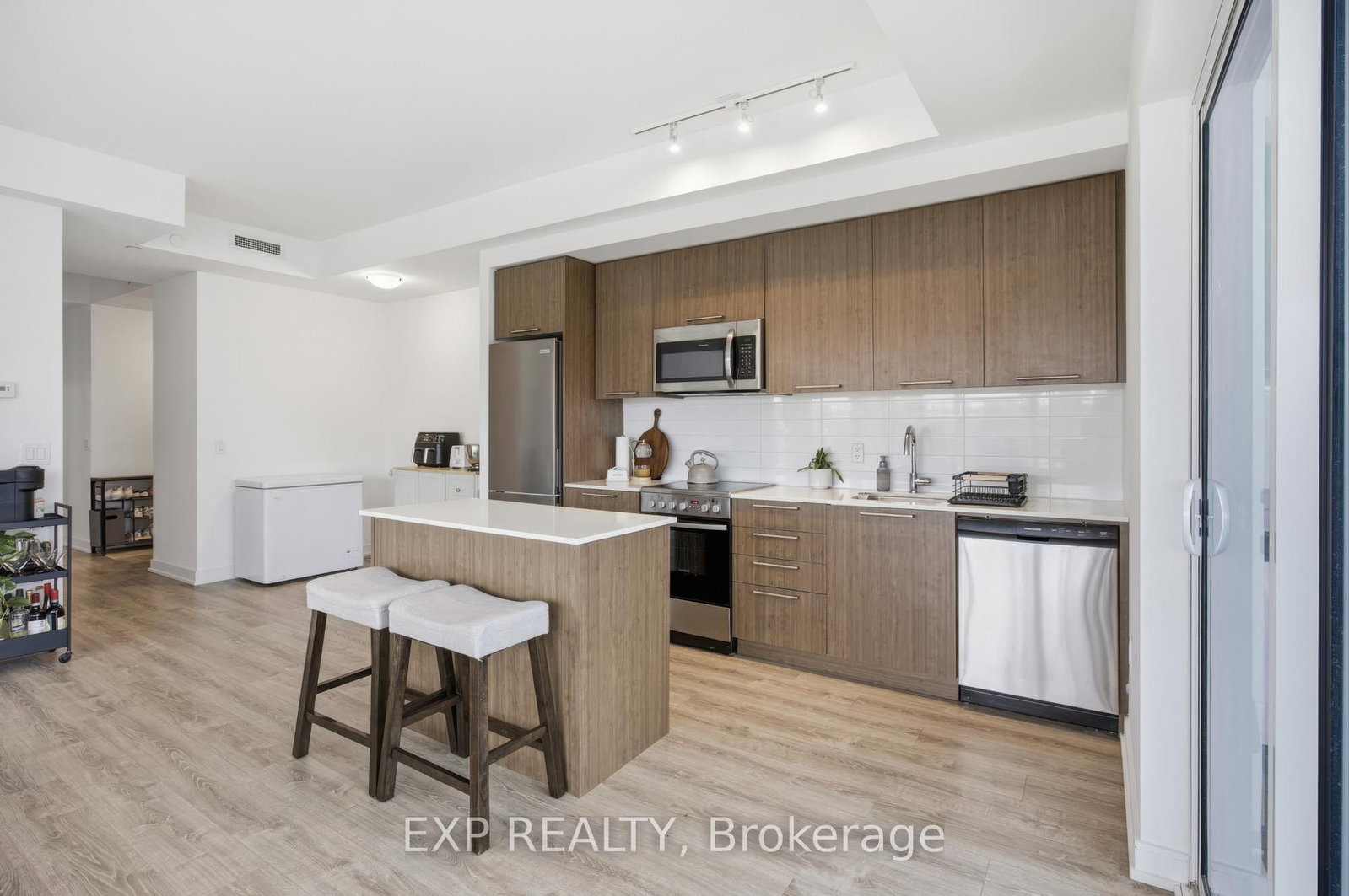 25 Neighbourhood Lane • #404 • Toronto, ON photo 26
