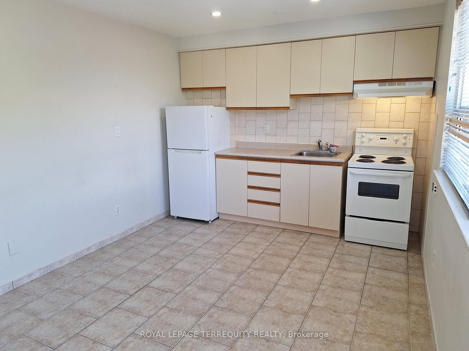 2-708 Wilson Avenue, Toronto, ON, photo 5