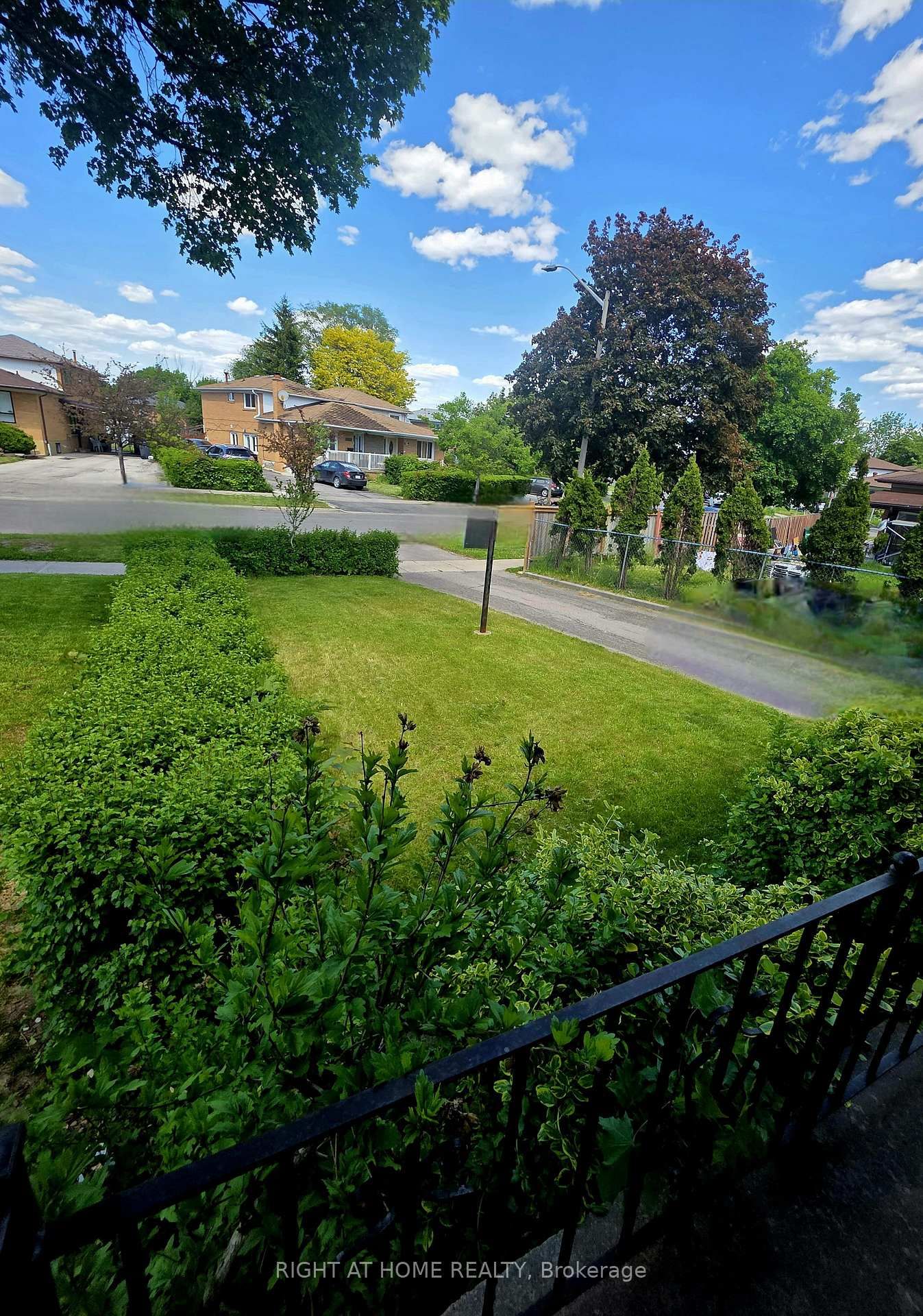 3556 Monica Drive • Mississauga, ON photo 3