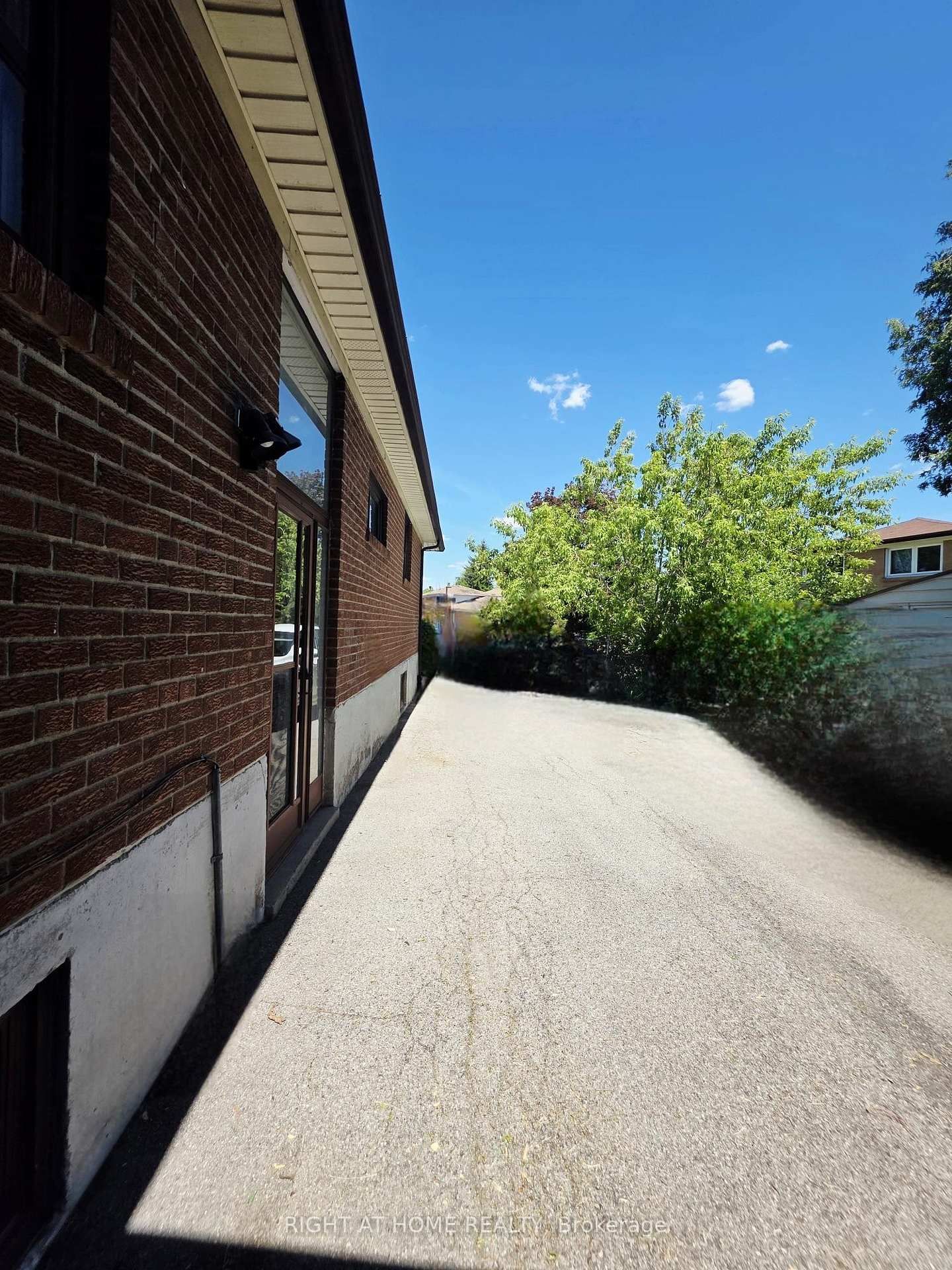 3556 Monica Drive • Mississauga, ON photo 5