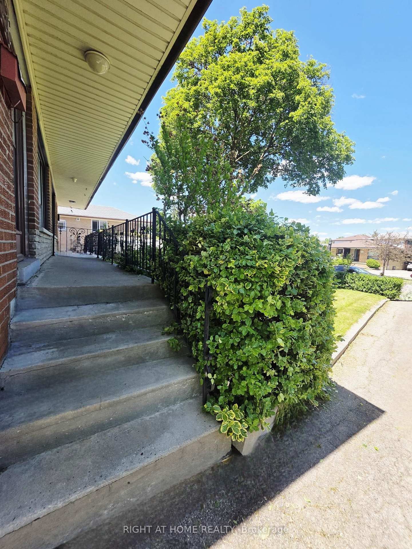3556 Monica Drive • Mississauga, ON photo 6