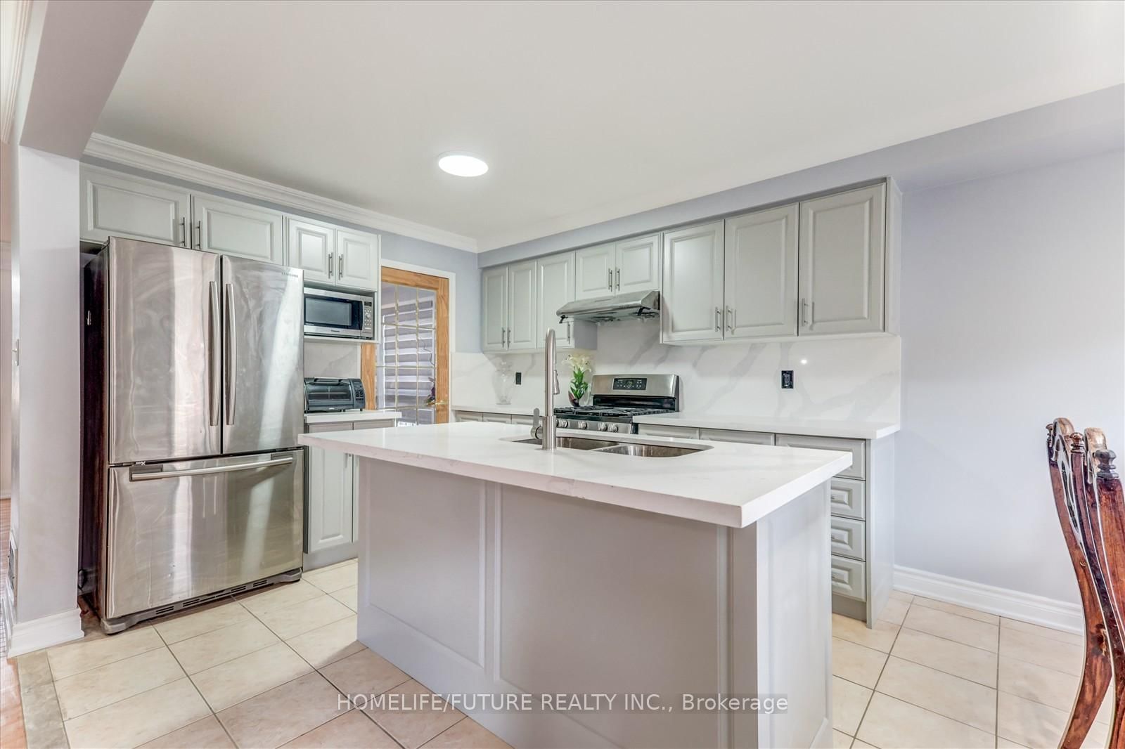 69 Heatherdale Drive • Brampton, ON photo 14
