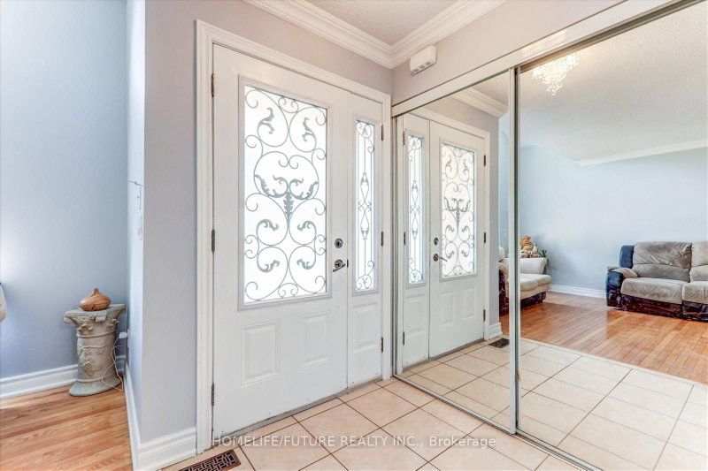 69 Heatherdale Brampton,ON L7A 2H4 — Photo 5
